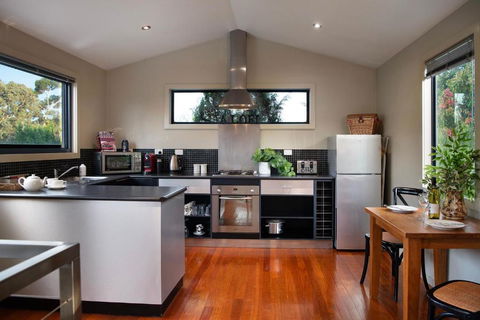 Alofi - Accommodation Sunshine Coast 3