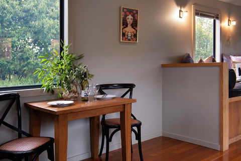 Alofi - Accommodation Sunshine Coast 4