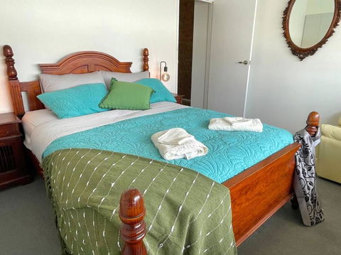 Aloha Adelaide - Accommodation Sunshine Coast 0