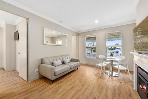 Aloha Central Luxury Accommodation - Accommodation Sunshine Coast 3