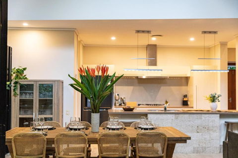 Amalfi - Port Douglas, Luxury In The Centre Of Town - Accommodation Sunshine Coast 3