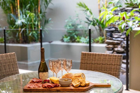 Amalfi - Port Douglas, Luxury In The Centre Of Town - Accommodation Sunshine Coast 2