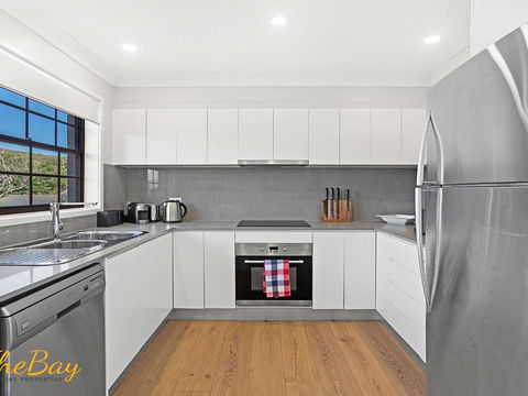 Amaroo Cres No 20 Fingal Bay Holiday Home - Accommodation Sunshine Coast 2