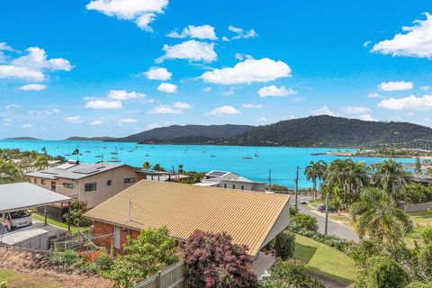 Amaroo On Airlie - Accommodation Sunshine Coast 2