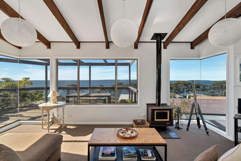 Amazing Views At Hyams Beach - Accommodation Sunshine Coast 2