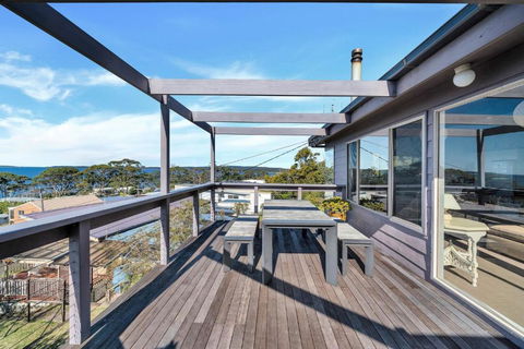 Amazing Views At Hyams Beach - Accommodation Sunshine Coast 3