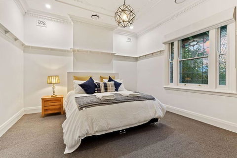 Ambience On Crampton - Accommodation Sunshine Coast 1