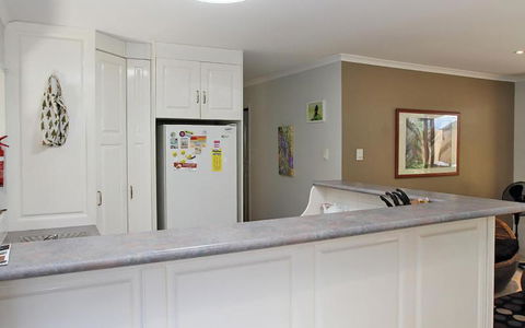 AMITY BEACH BUNGALOW - Accommodation Sunshine Coast 4