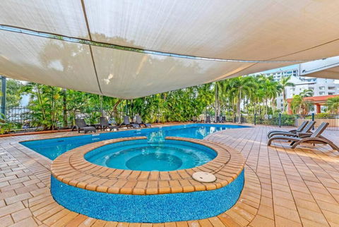 An Exceptional Seaside Esplanade Locale With Pool - Accommodation Sunshine Coast 1
