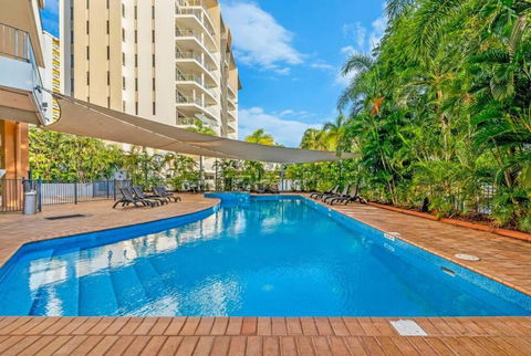 An Exceptional Seaside Esplanade Locale With Pool - Accommodation Sunshine Coast 4