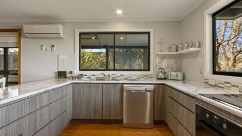 Anchored On Capes - Accommodation Sunshine Coast 4