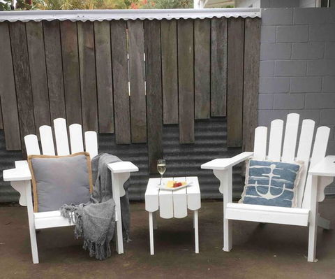 Anchors Away At Innes Park Opp Park & Beach Dogs Welcome Inside - Accommodation Sunshine Coast 1