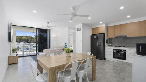 Anchors Away - Waterfront Unit - Accommodation Sunshine Coast 1