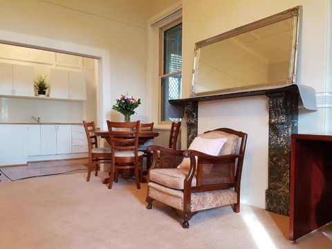 Anglesey House Iconic Forbes CBD Heritage Home - Accommodation Sunshine Coast 2