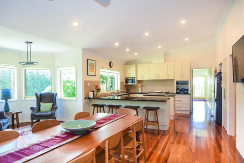 Anker - Accommodation Sunshine Coast 2