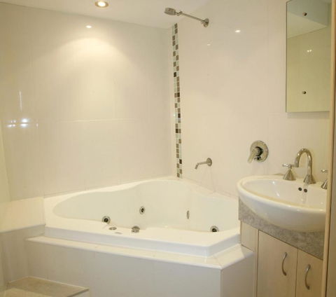 Allamanda U2 Awesome Location - Accommodation Sunshine Coast 3