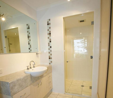 Allamanda U2 Awesome Location - Accommodation Sunshine Coast 4