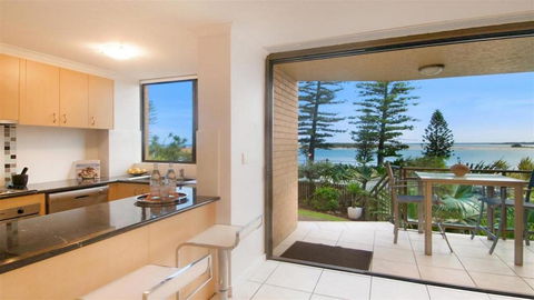 Allamanda U2 Awesome Location - Accommodation Sunshine Coast 0