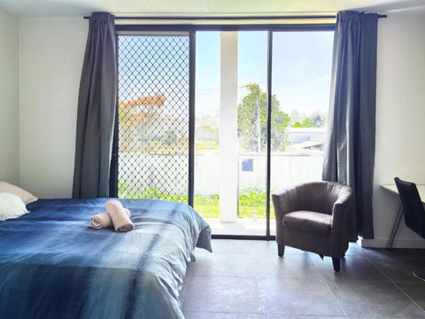 Aircon And Private Bathroom Walk To Train Station With Free Wifi Kitchen And Laundry - Accommodation Sunshine Coast 1