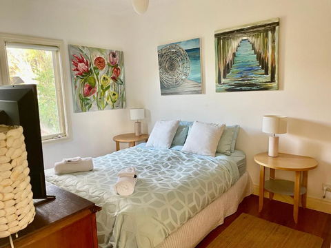 Artist Apartment Between Beach And Main - Accommodation Sunshine Coast 2