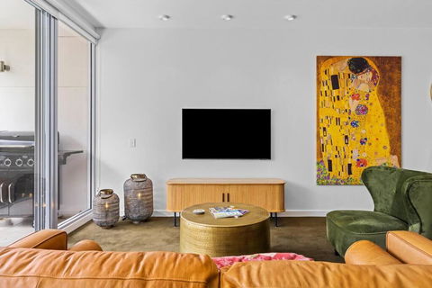 Apartment On Honeysuckle - Accommodation Sunshine Coast 0