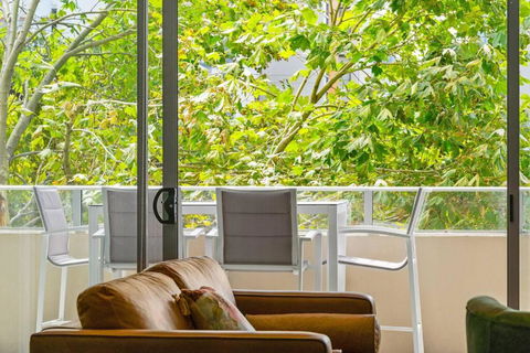 Apartment On Honeysuckle - Accommodation Sunshine Coast 1