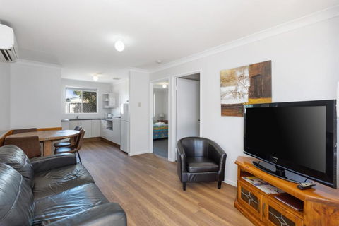 Apollo Lodge - Accommodation Sunshine Coast 2
