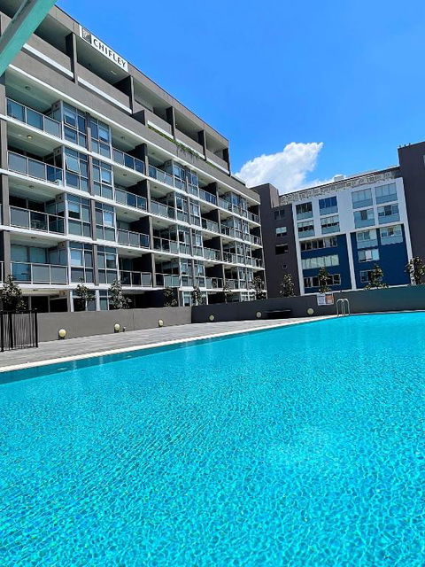 AQUA 306 POOLSIDE Luxury Apartment , Honeysuckle, NEWCASTLE FREE Parking - Accommodation Sunshine Coast 0