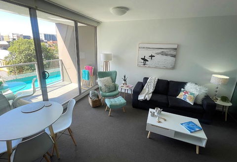 AQUA 306 POOLSIDE Luxury Apartment , Honeysuckle, NEWCASTLE FREE Parking - Accommodation Sunshine Coast 4