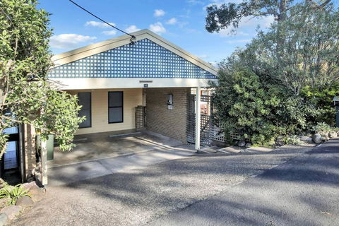 Aqua La Vista - 4 Bedroom Pet Friendly House - Accommodation Sunshine Coast 4