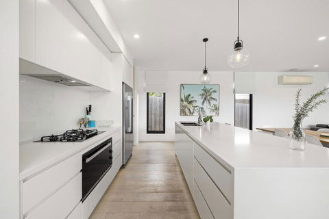 Aqua Luna - Stylish Retreat By Koonya Ocean Beach - Accommodation Sunshine Coast 4