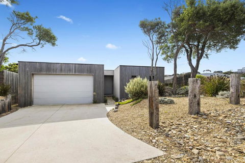 Aqua Luna - Stylish Retreat By Koonya Ocean Beach - Accommodation Sunshine Coast 2
