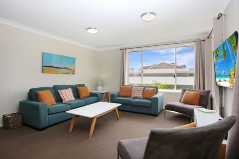 Aquarius Apartment 4 - Accommodation Sunshine Coast 3