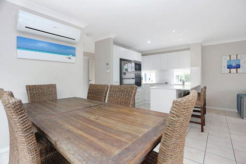 Aquarius Townhouse - Accommodation Sunshine Coast 3