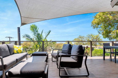 Aquavista Beach, Lake, Sun, And Sand - Accommodation Sunshine Coast 4