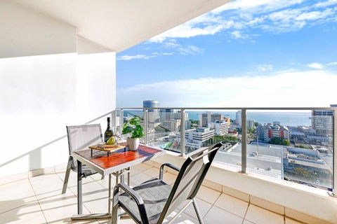Arafura Suites - Dual-Studio Resort-style Getaway - Accommodation Sunshine Coast 2