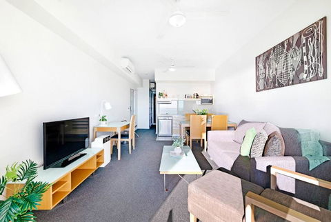 Arafura Suites - Dual-Studio Resort-style Getaway - Accommodation Sunshine Coast 3