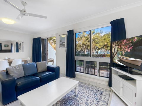 Arcadia Beach Unit 1 - Accommodation Sunshine Coast 3