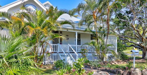 Arcadia House - Accommodation Sunshine Coast 0