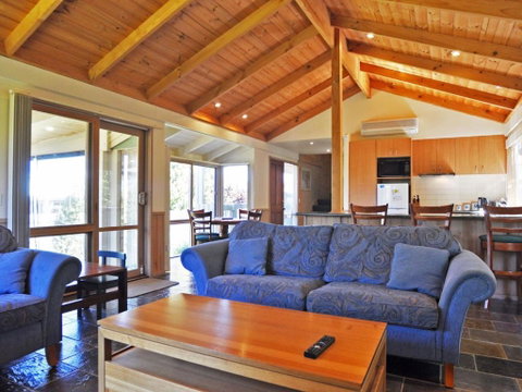 Archies Beachside Abode - Accommodation Sunshine Coast 2