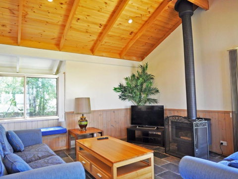 Archies Beachside Abode - Accommodation Sunshine Coast 3