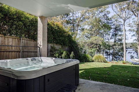 Aria Shores - Your Lakeside Haven - Accommodation Sunshine Coast 2