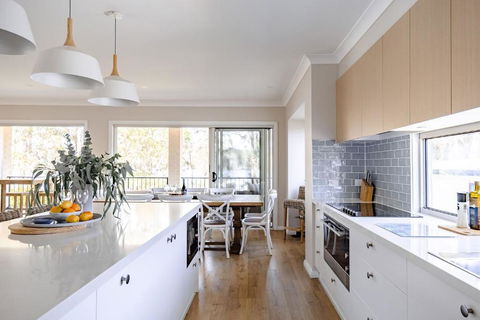 Aria Shores - Your Lakeside Haven - Accommodation Sunshine Coast 4