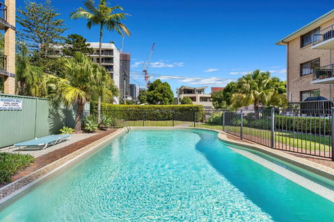 Armrick Seaside Apartments Broadbeach - Accommodation Sunshine Coast 0