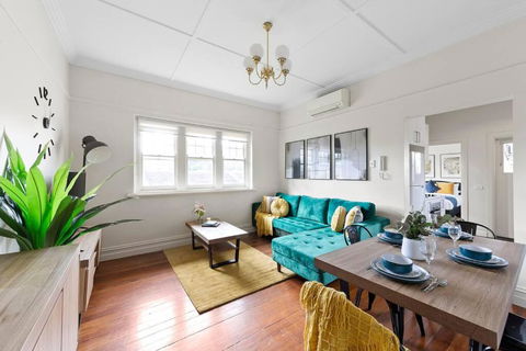 Art Deco Hideaway - St Kilda - Accommodation Sunshine Coast 0