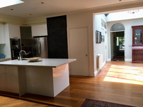 Art House On The Park - Accommodation Sunshine Coast 3