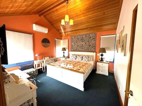 Artee House - A Bright Escape - Accommodation Sunshine Coast 2