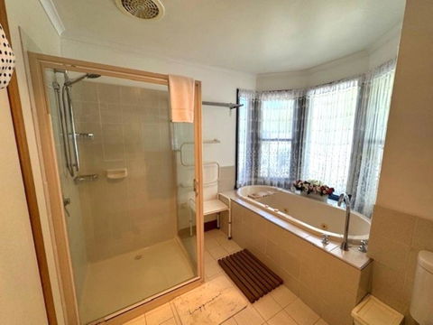 Artee House - A Bright Escape - Accommodation Sunshine Coast 4