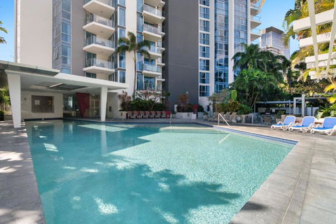 Artique 2 Bedroom Apartment Close To The Beach - CoastHM - Accommodation Sunshine Coast 2
