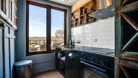 Artists Former Residence - Accommodation Sunshine Coast 2